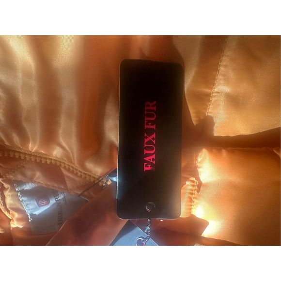 URBAN REPUBLIC Women's Juniors yellow size Large Puffer coat Jacket - Picture 9 of 9